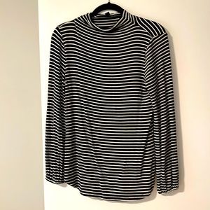 EUC Ann Taylor Mock Neck Balloon sleeve Top